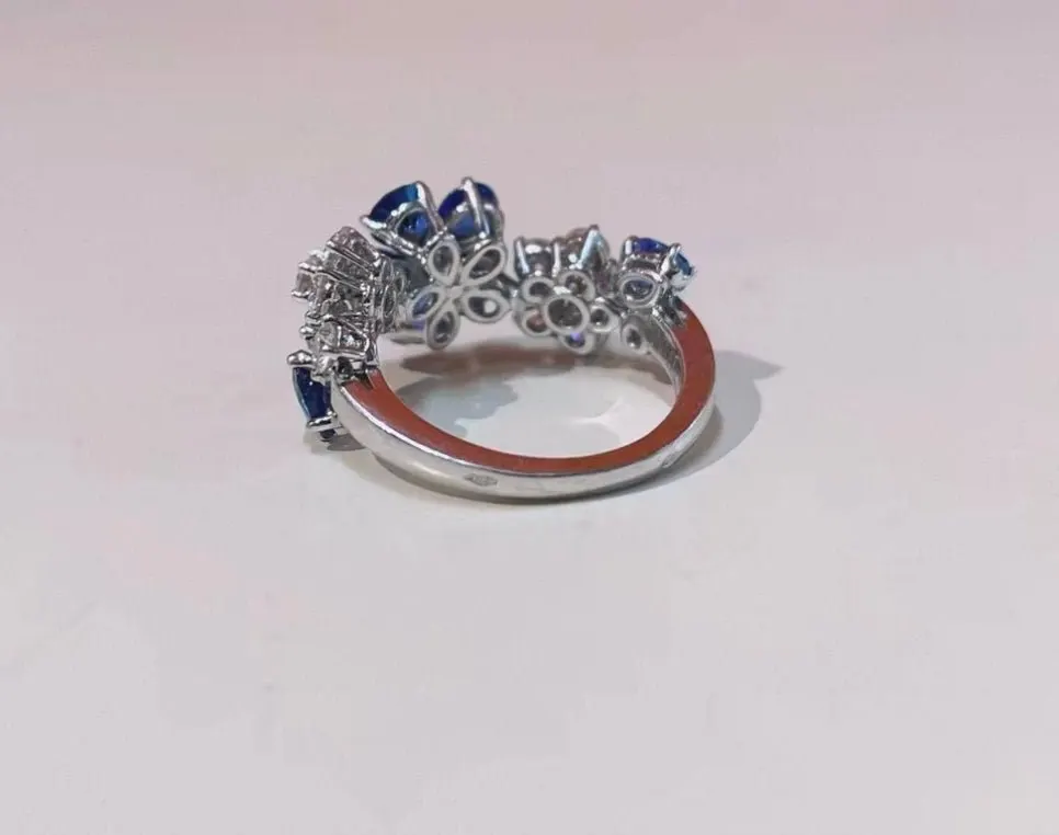 Van Cleef & Arpels Folie Des Prés Platinum Ring MultiColor Platinum Very good - Box View