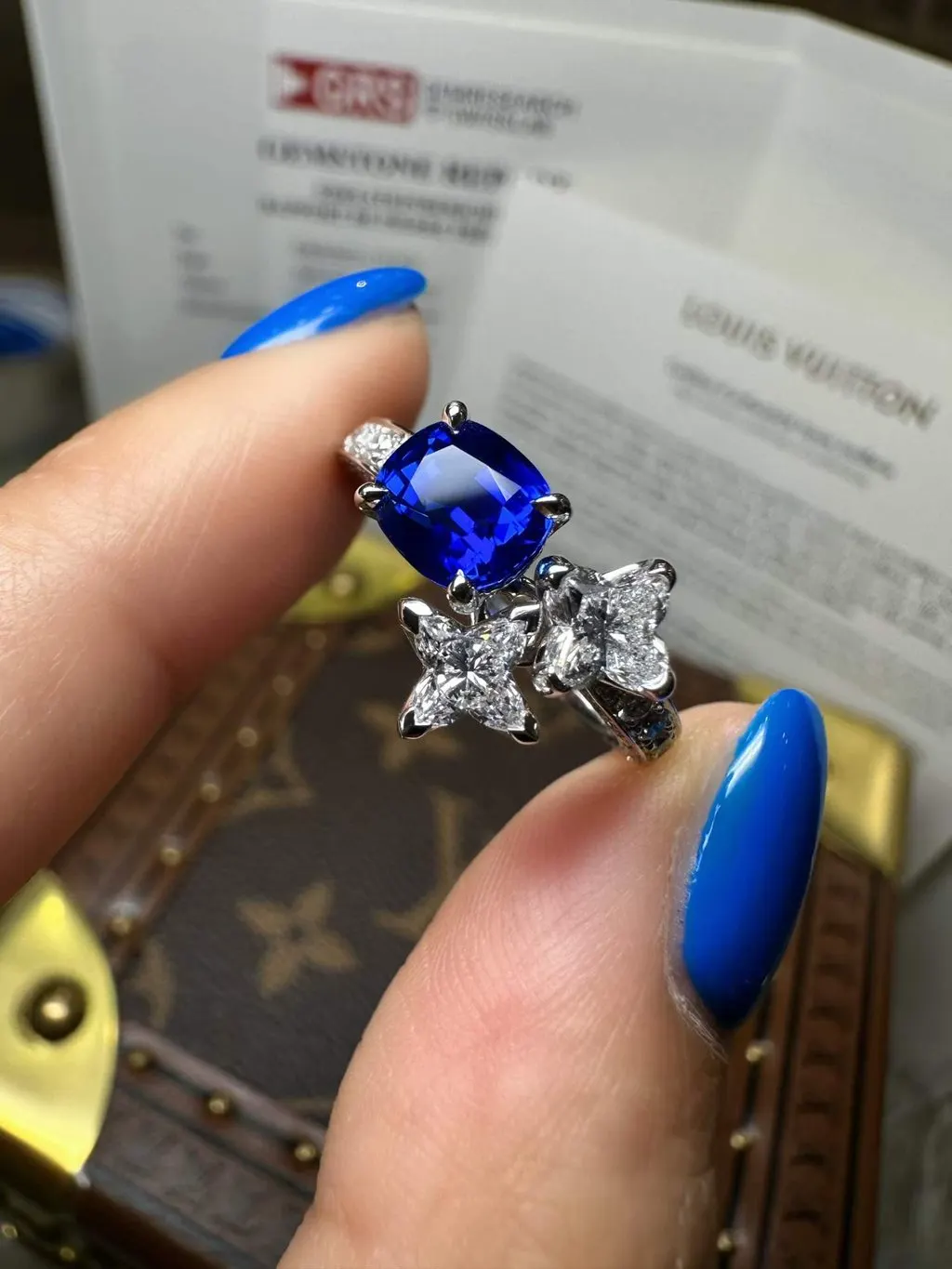 Louis Vuitton Platinum Ring MultiColor Platinum Very good - Box View