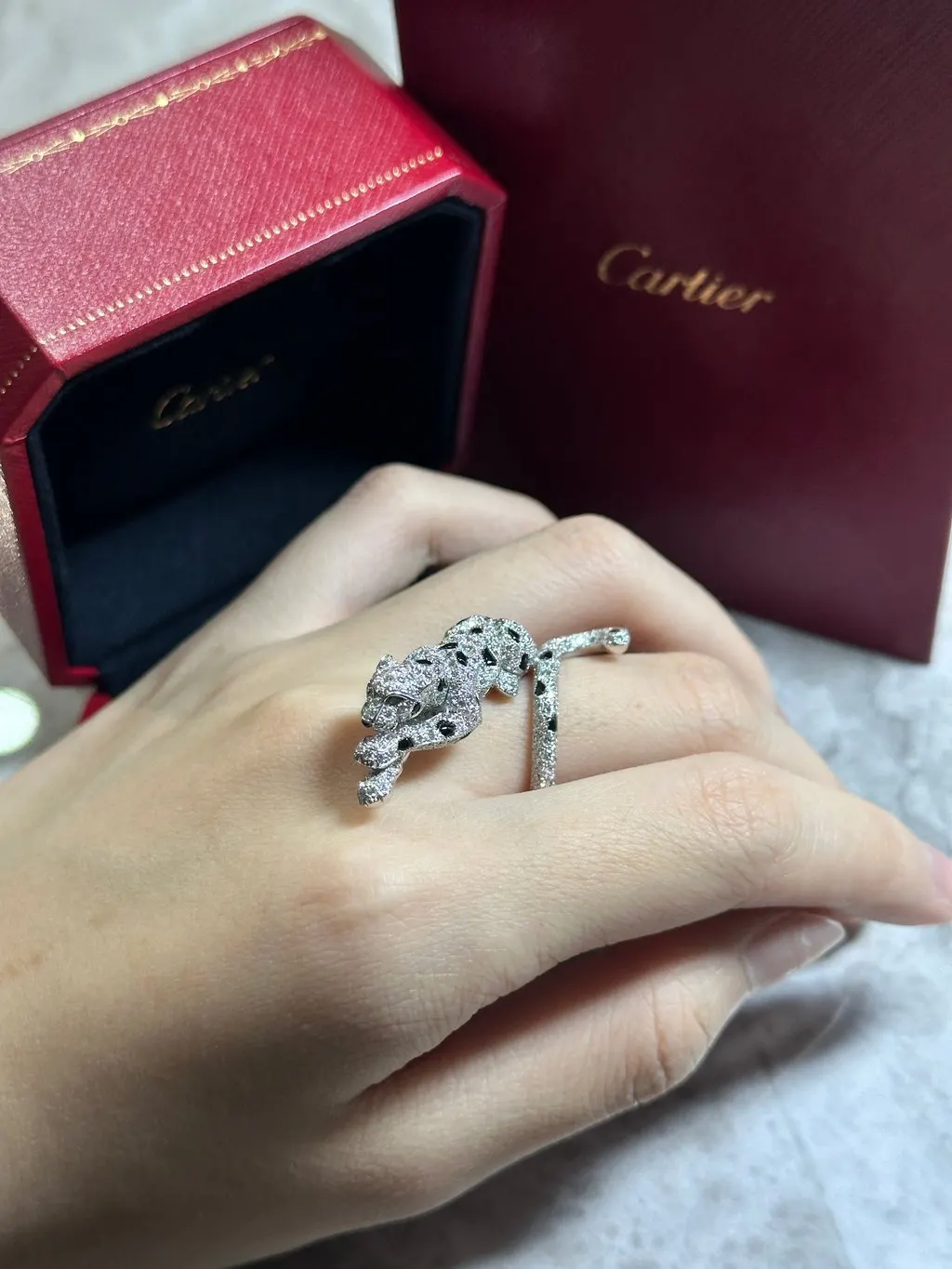 Cartier Panthère White Gold Ring MultiColor White Gold Very good - Back View