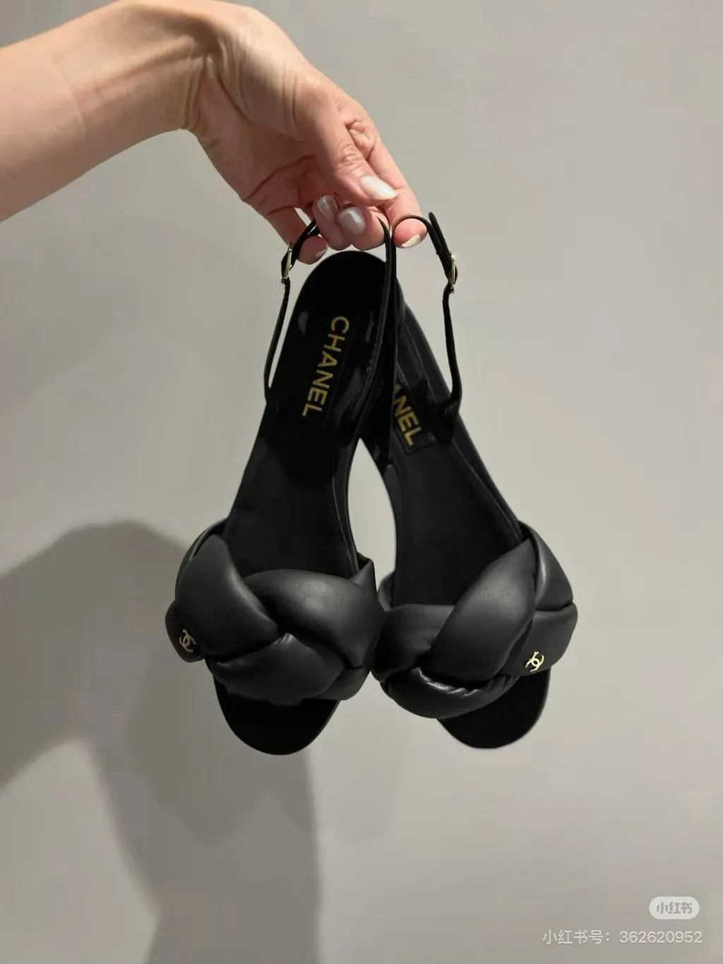 Chanel Black Leather Sandals Black Leather Very good - Model View