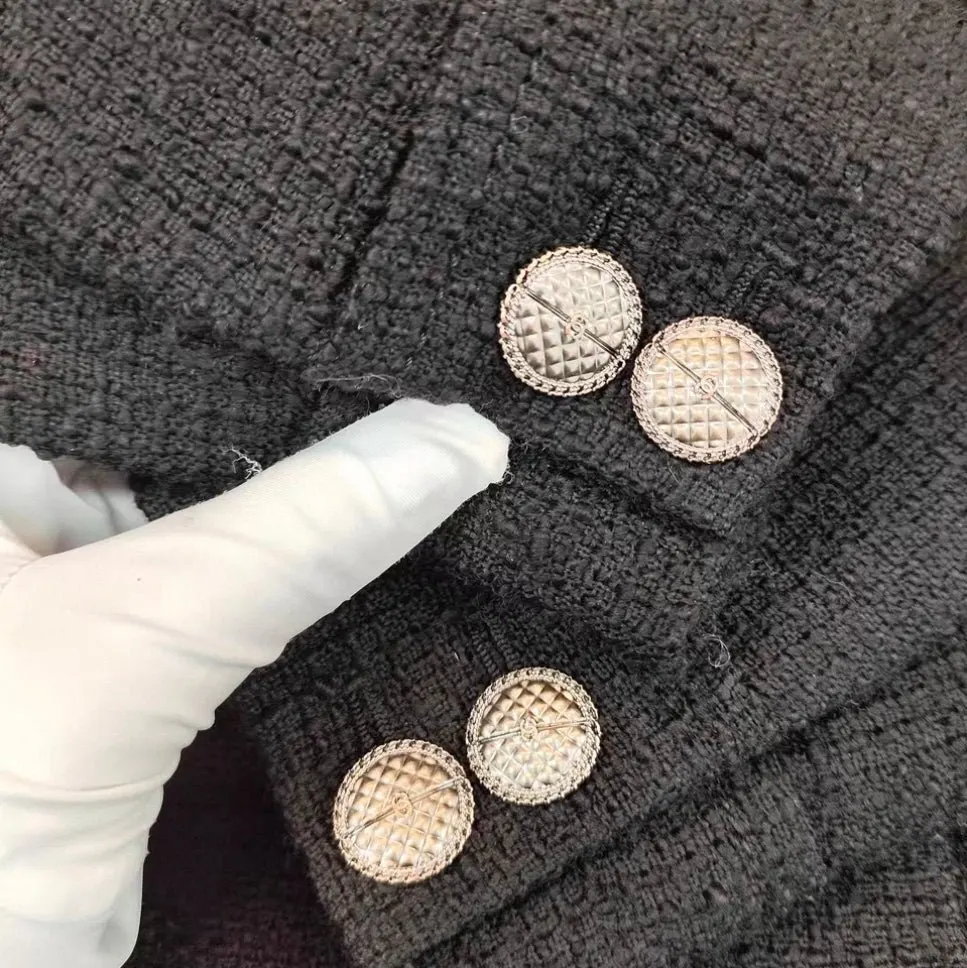 Chanel Black Wool Jacket Black Wool Very good - Box View
