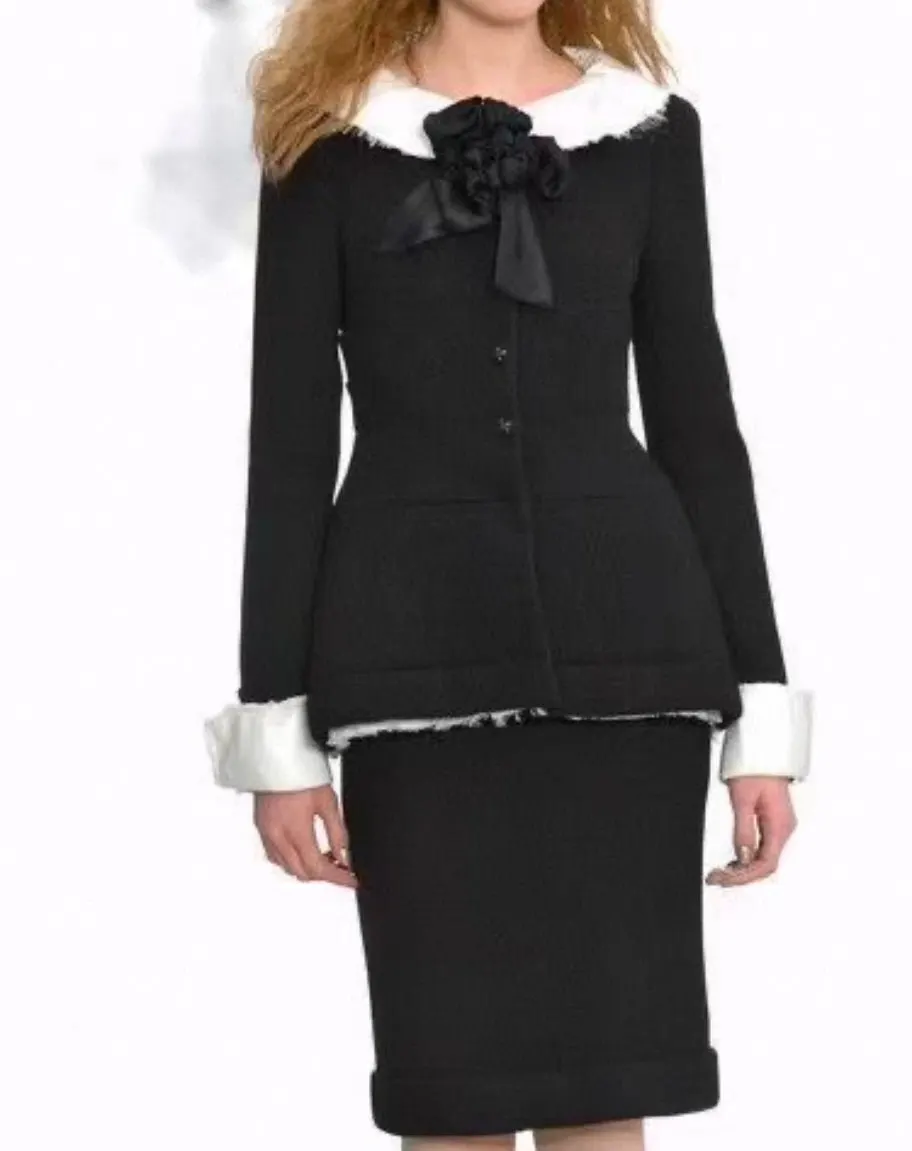 Chanel Black Wool Jacket Black Wool Very good - Box View