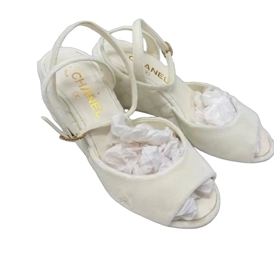 Chanel White Fabric Sandals White Very good - Front View