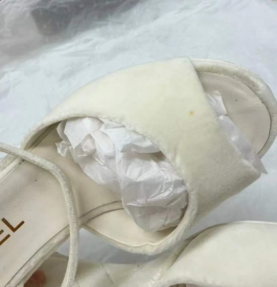 Chanel White Fabric Sandals White Very good - Inside View