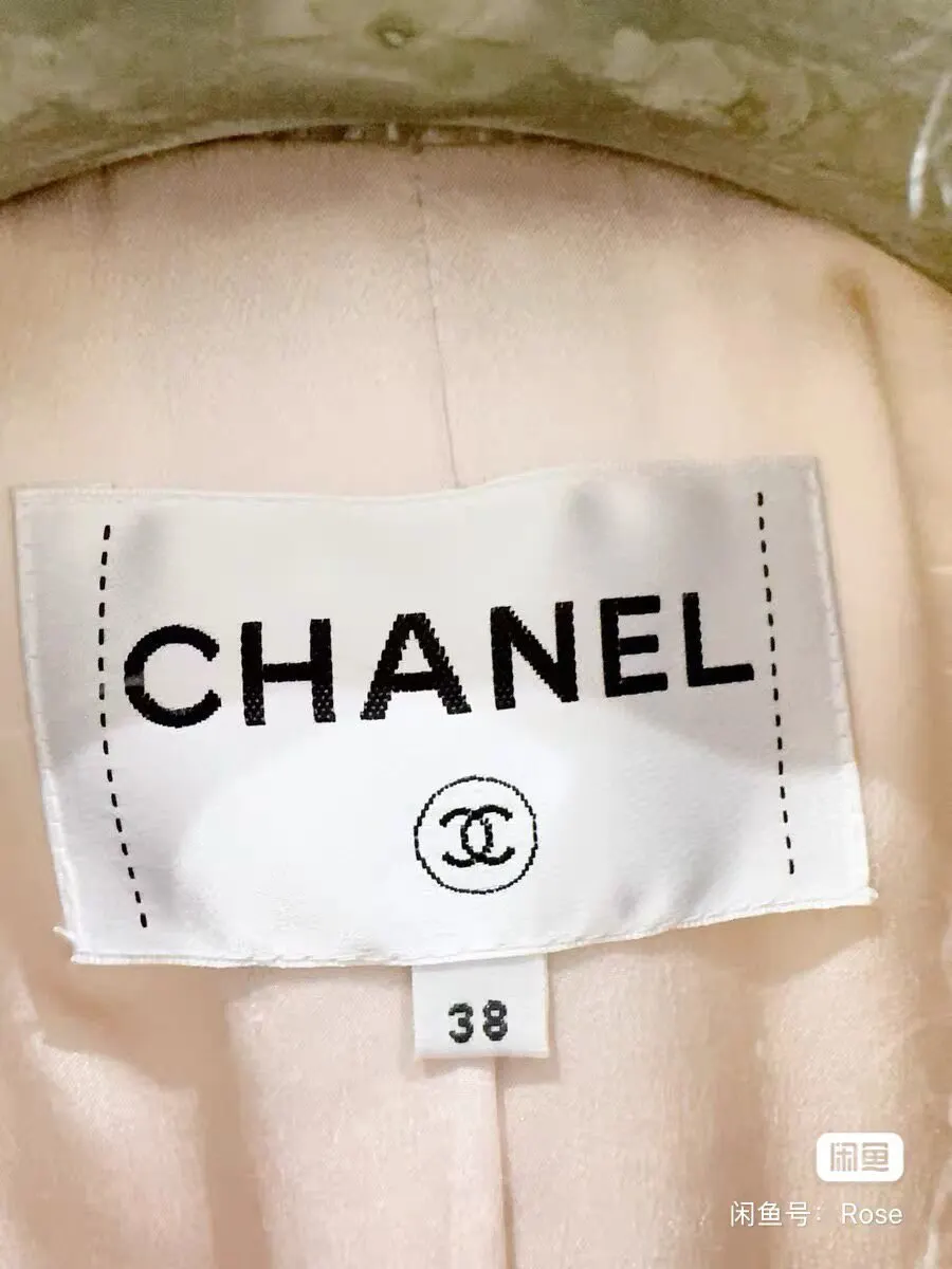 Chanel Pink Wool Coat Pink Wool Very good - Back View