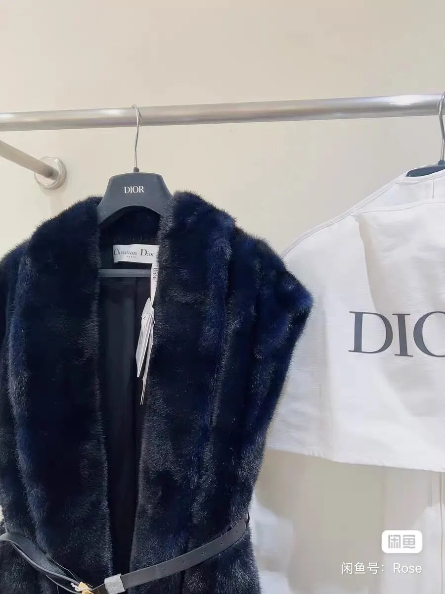 Dior Black Mink Coat Black Never worn - Inside View