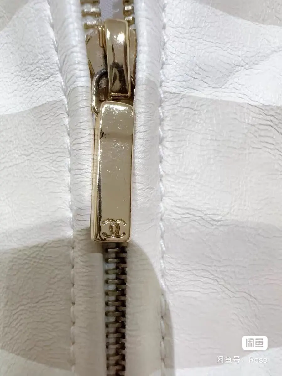 Chanel White Leather Jacket White Leather Very good - Model View