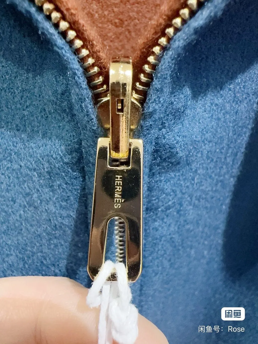Hermès Blue Cashmere Coat Blue Cashmere Never worn - Inside View