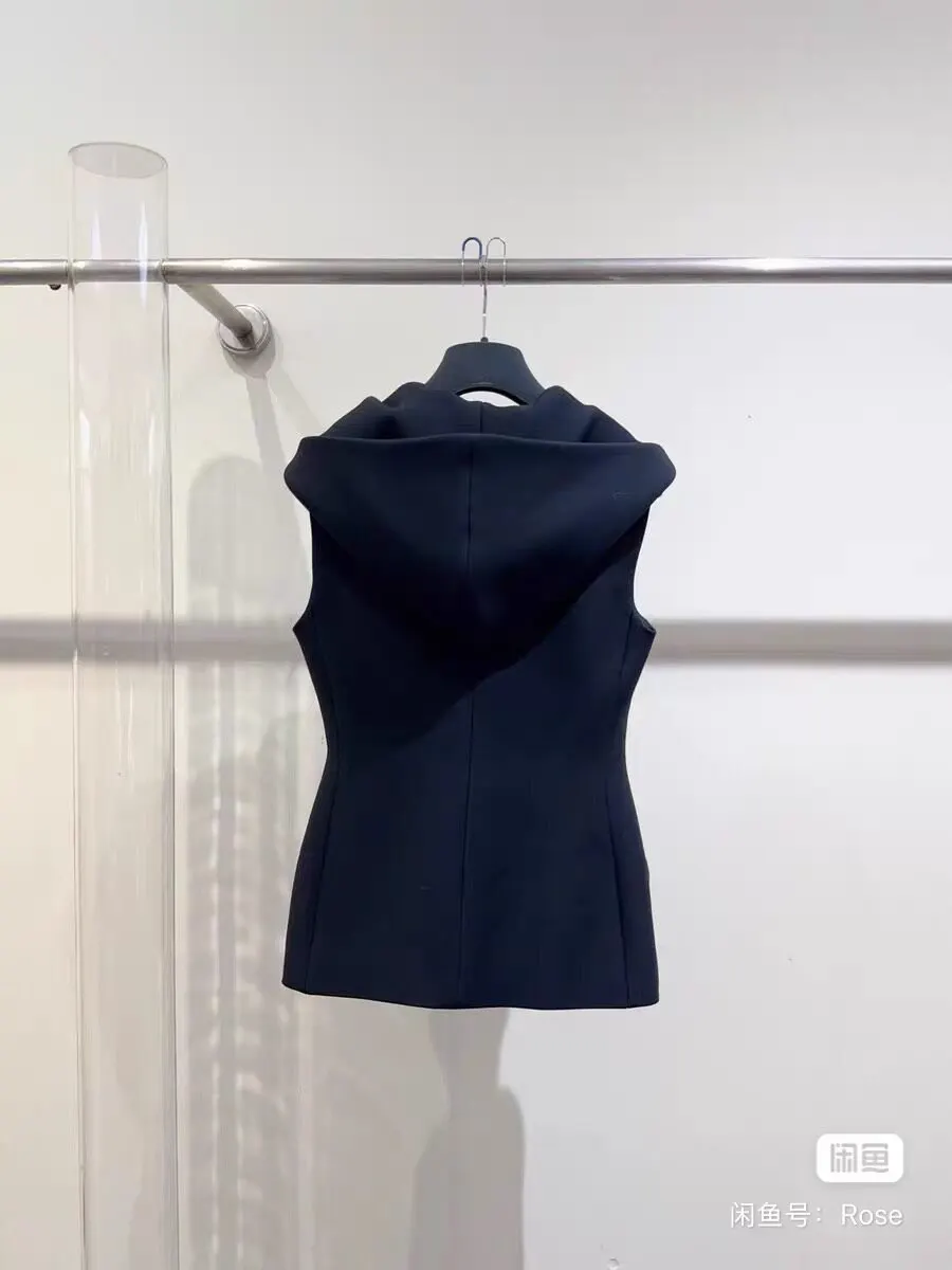 Dior Black Silk Top Black Silk Never worn - Inside View