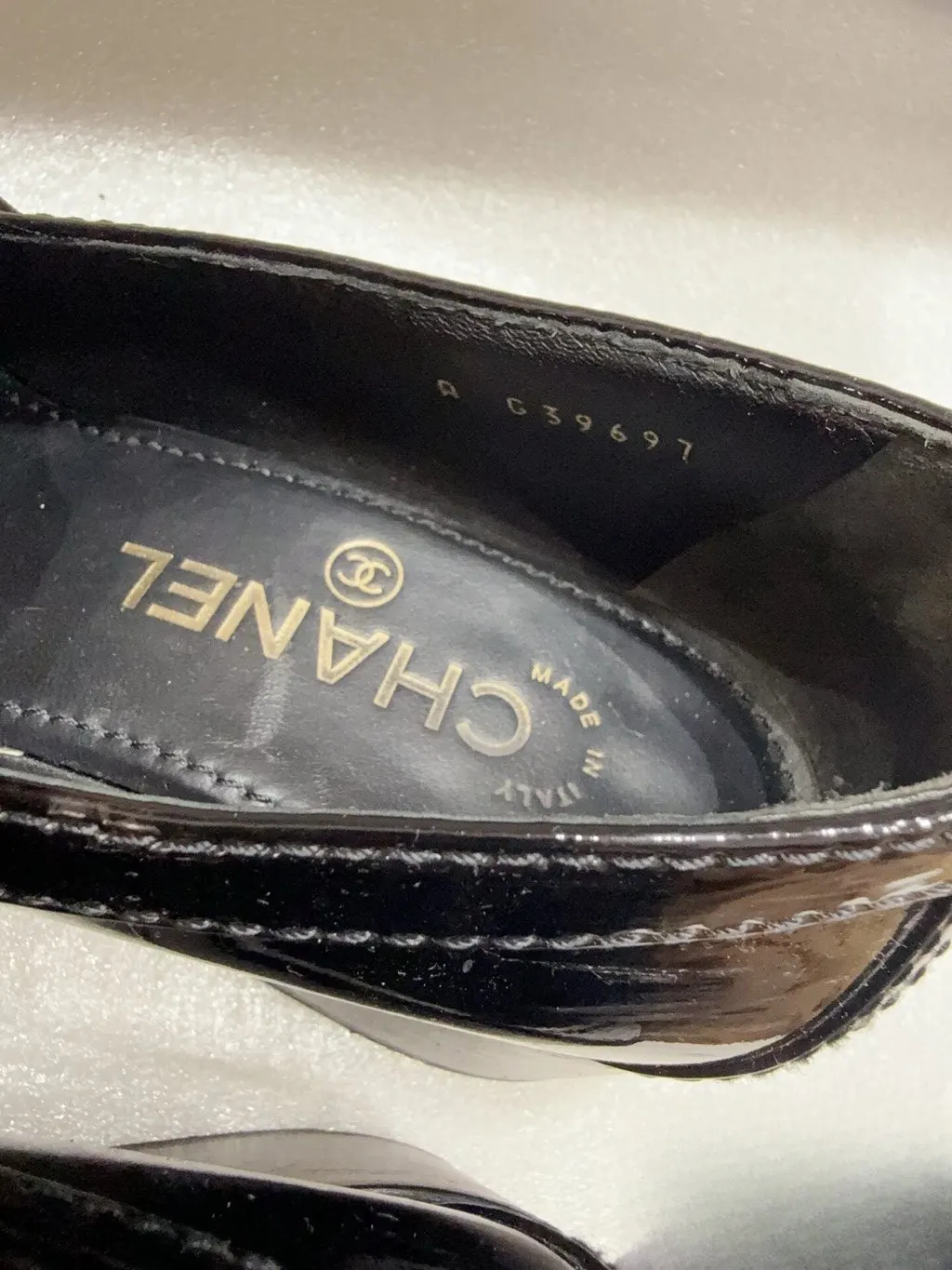 Chanel Leather Flat Shoes MultiColor Leather Very good - Box View