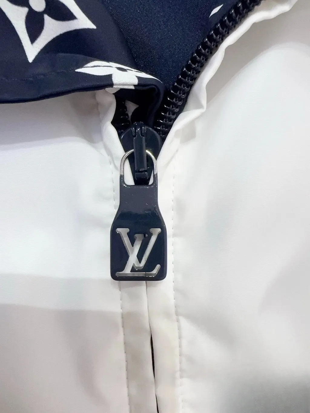 Louis Vuitton Navy Polyamide Jacket Navy Polyamide Never worn, with tag - Model View