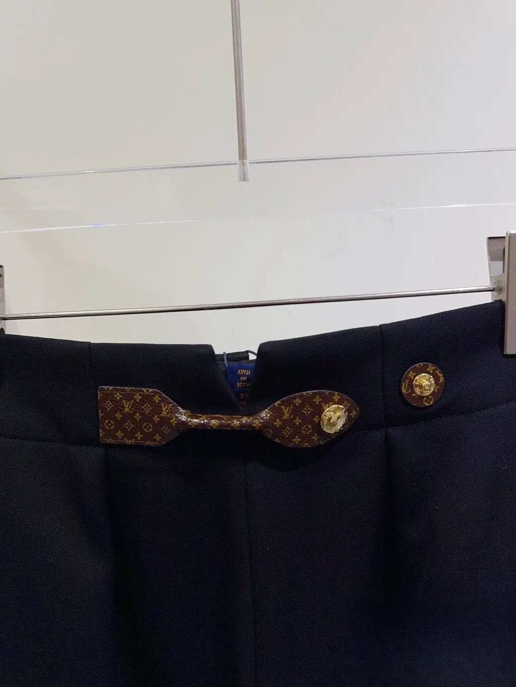 Louis Vuitton Navy Wool Trousers Navy Wool Never worn, with tag - Inside View