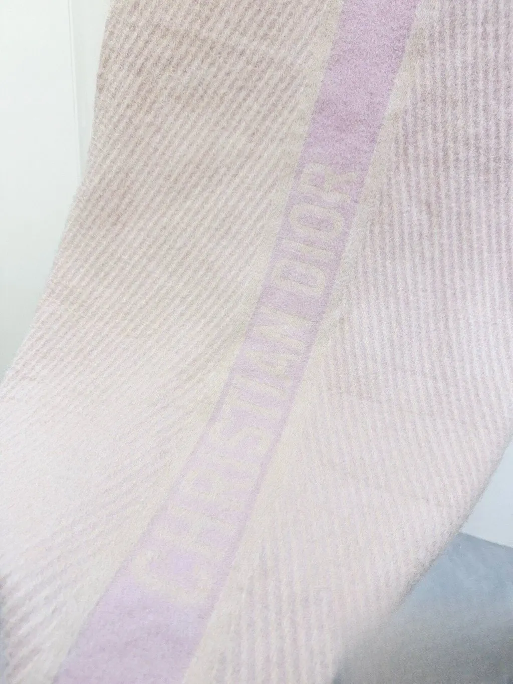 Dior Pink Wool Scarf Pink Wool Very good - Inside View