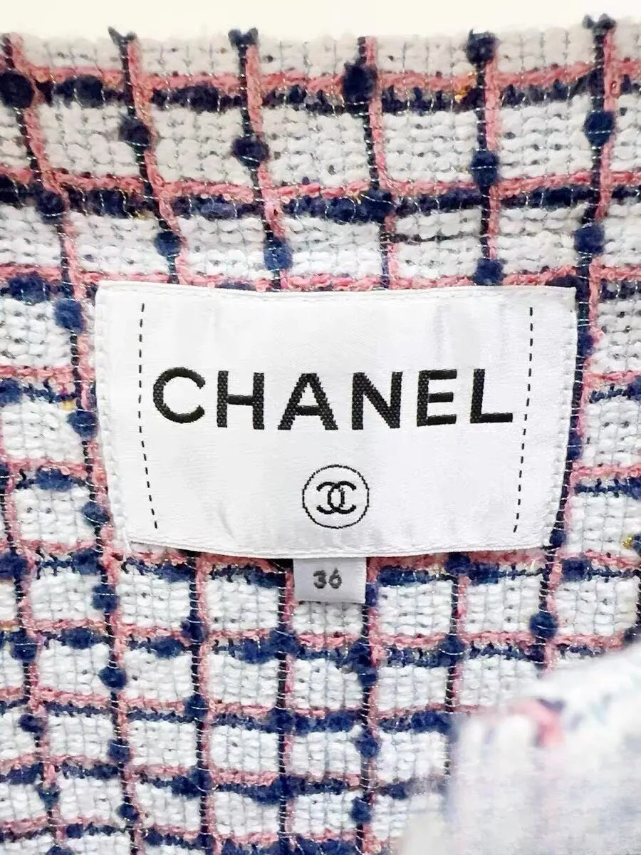 Chanel Tweed Jacket MultiColor Tweed Never worn - Model View