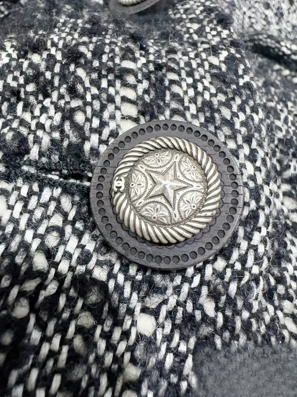Chanel Tweed Jacket MultiColor Tweed Never worn - Inside View