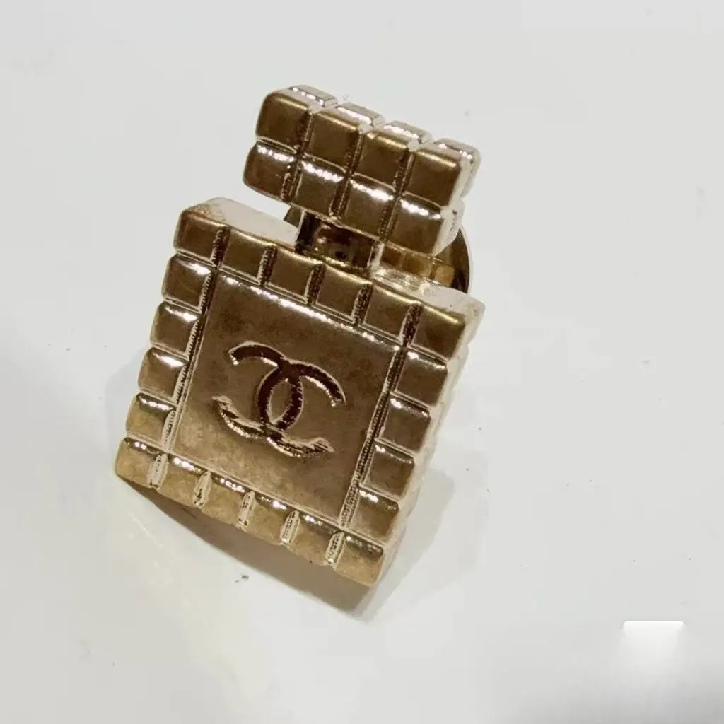 Chanel Gold Plated Brooch Gold Very good - Box View