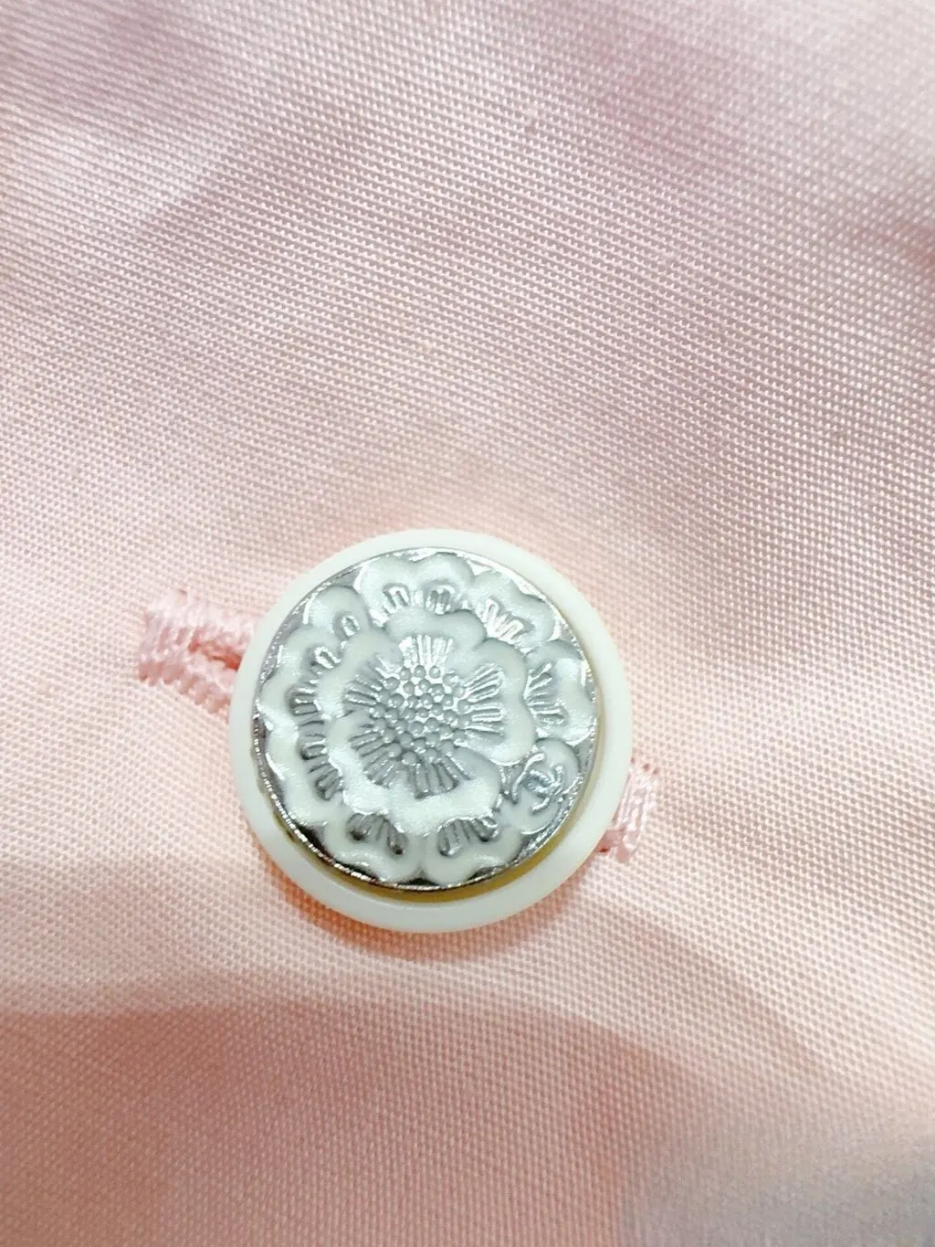 Chanel Pink Silk Top Pink Silk Never worn - Model View