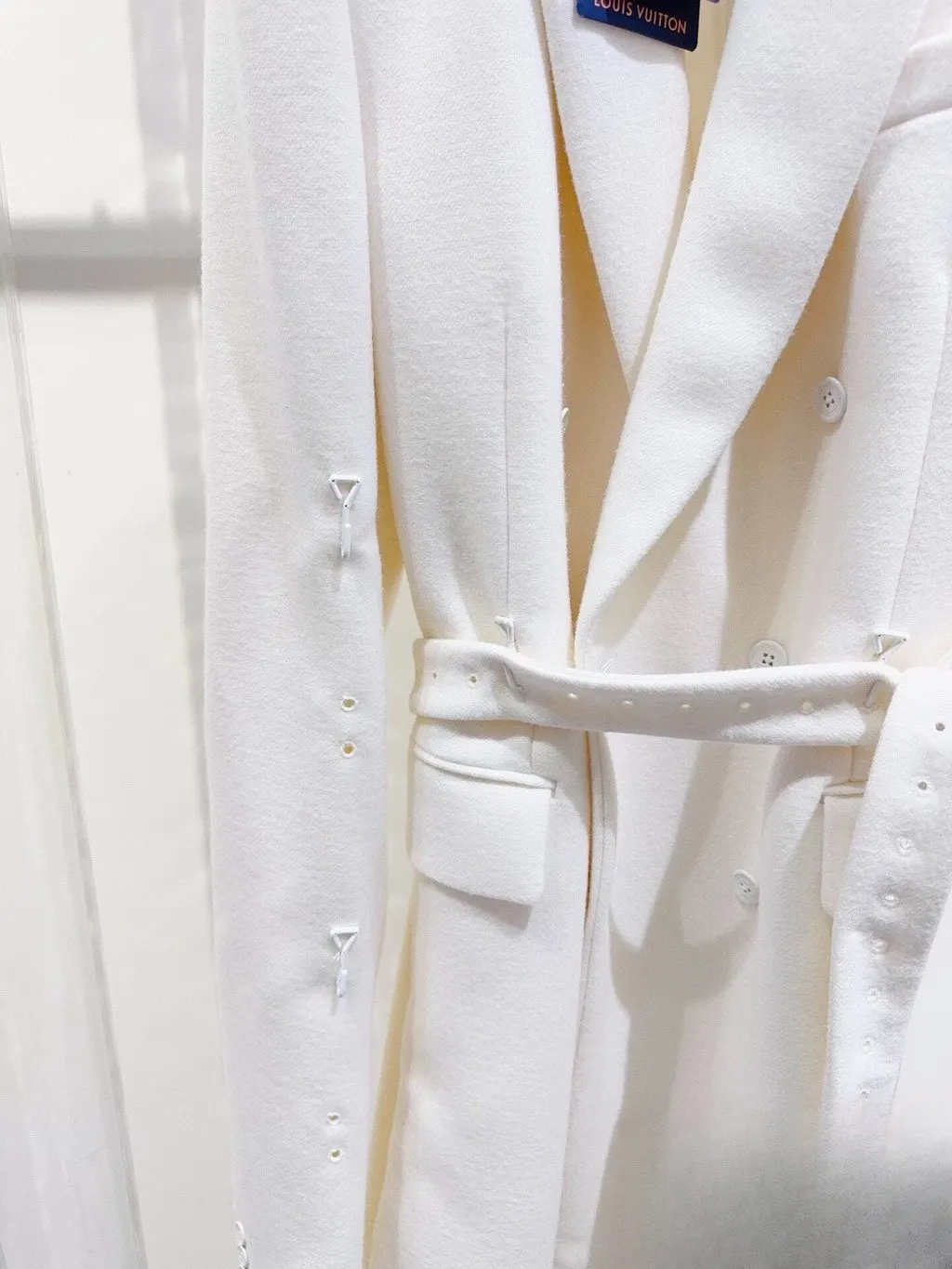 Louis Vuitton White Wool Coat White Wool Never worn, with tag - Back View
