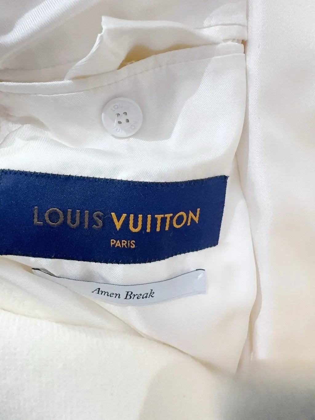 Louis Vuitton White Wool Coat White Wool Never worn, with tag - Box View