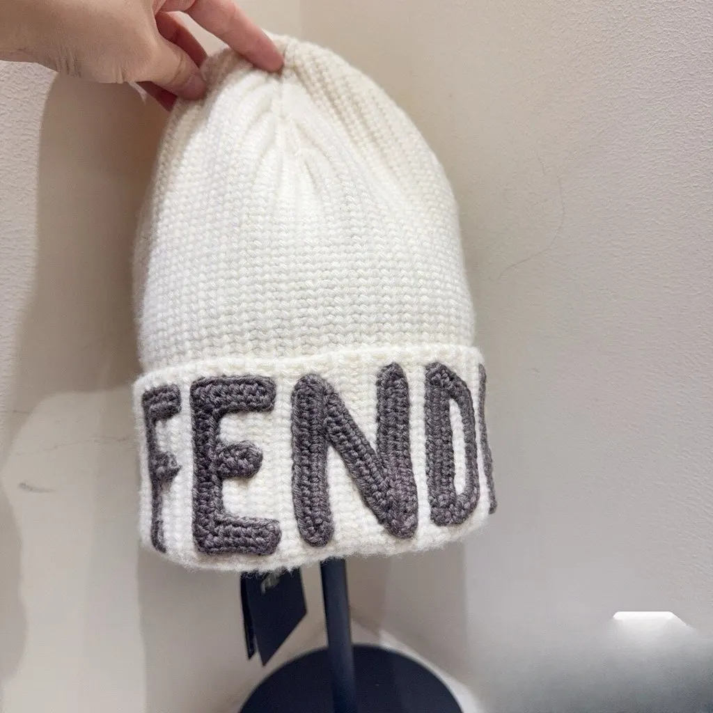 Fendi White Wool Hat White Wool Never worn, with tag - Back View
