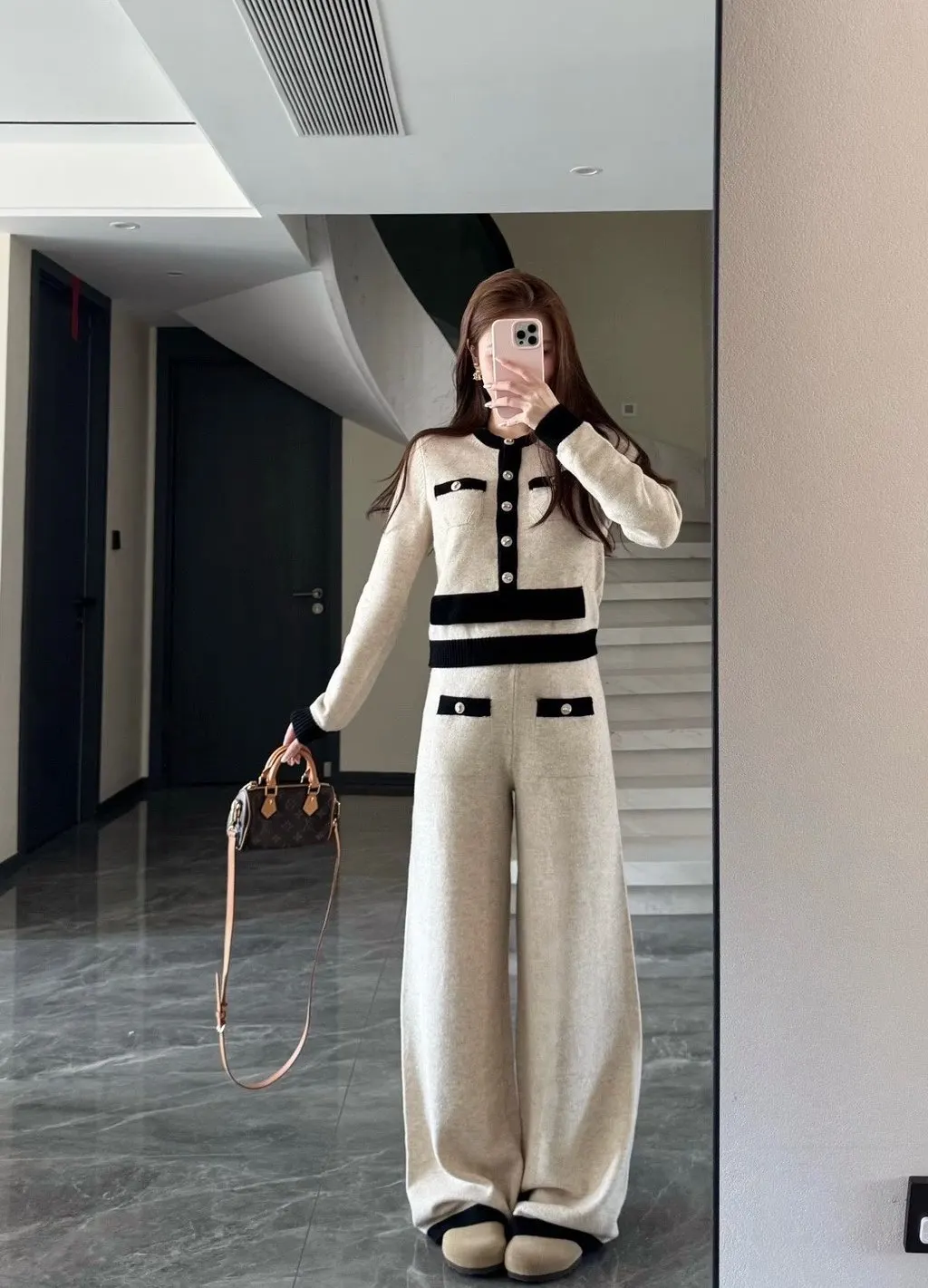 Chanel 25K Cashmere Knitwear MultiColor Cashmere Very good - Model View