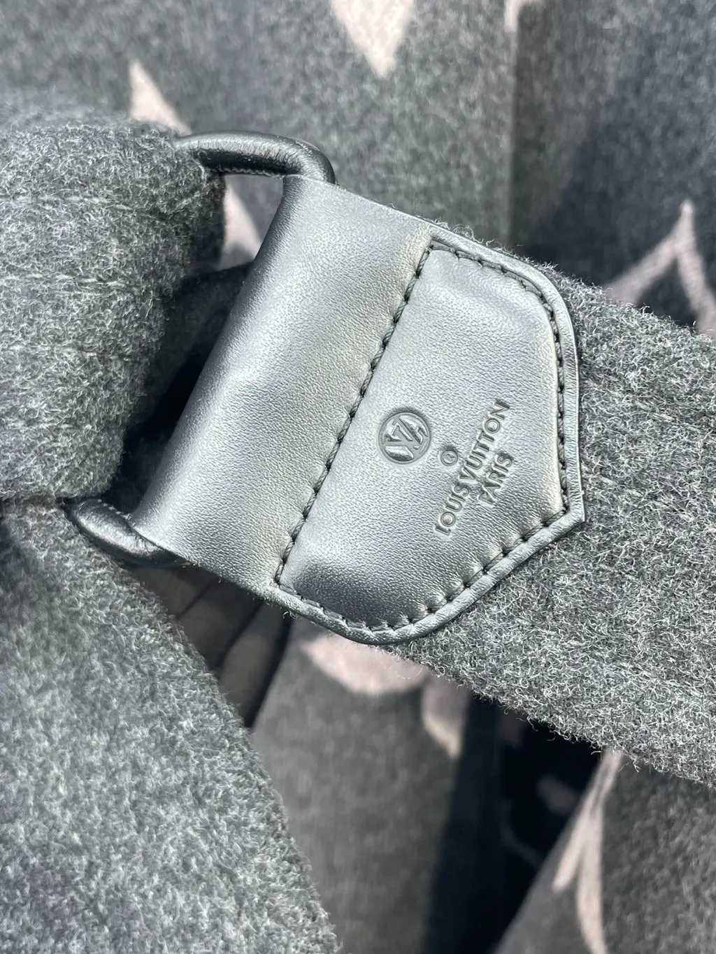 Louis Vuitton Grey Wool Coat Grey Wool Very good - Inside View