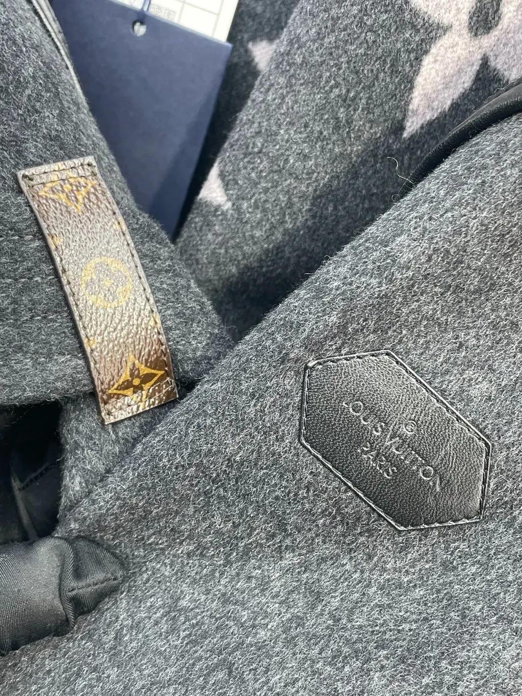 Louis Vuitton Grey Wool Coat Grey Wool Very good - Model View