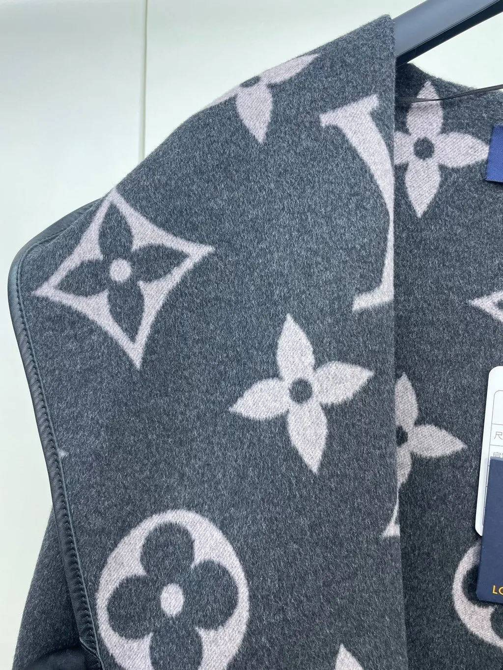 Louis Vuitton Grey Wool Coat Grey Wool Very good - Box View