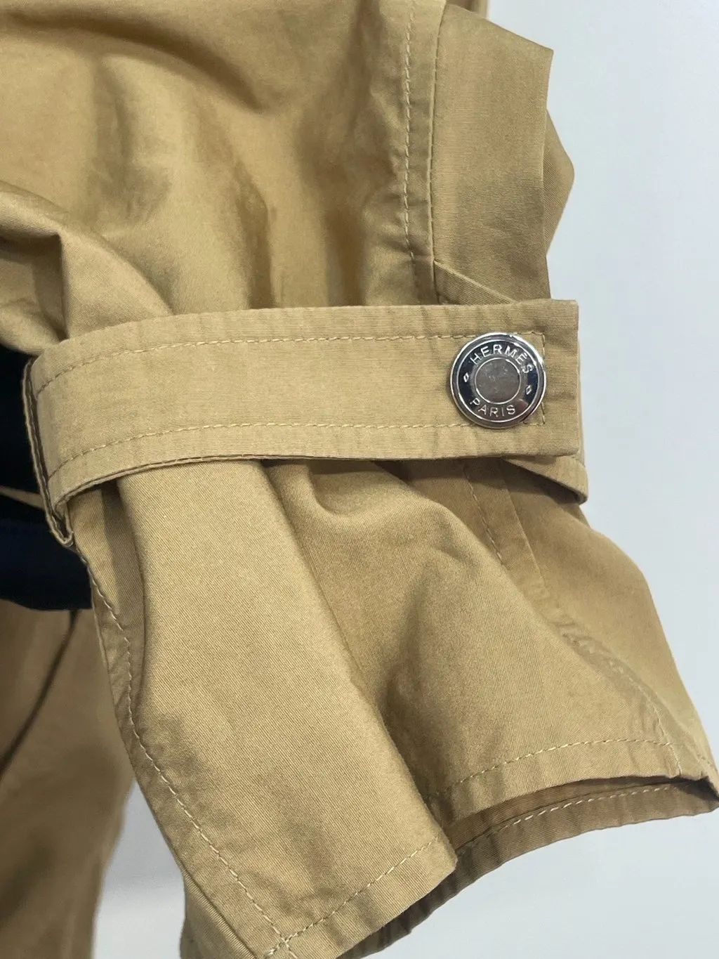 Hermès Khaki Linen Top Khaki Linen Very good - Model View
