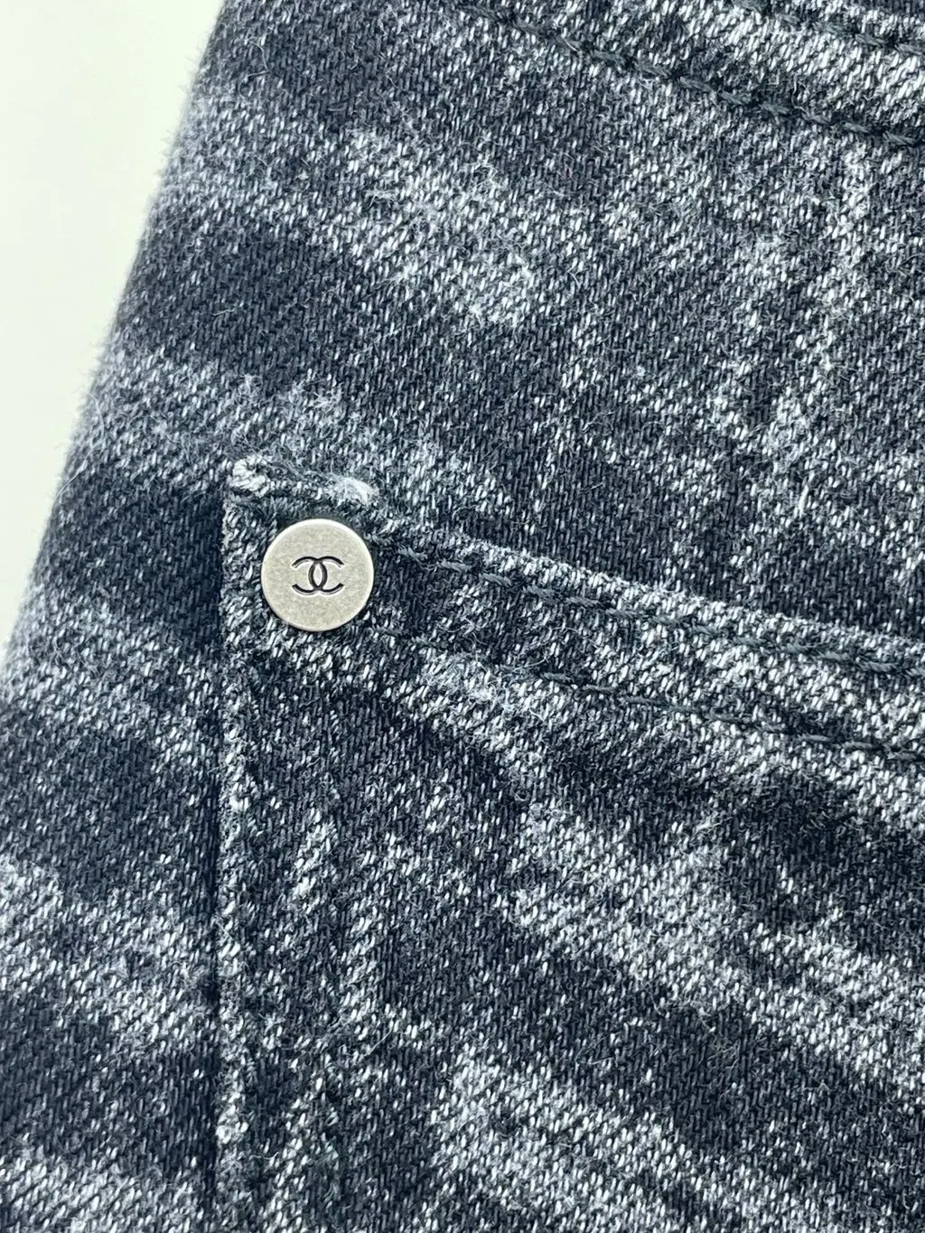 Chanel Denim Jeans MultiColor Denim Never worn, with tag - Model View