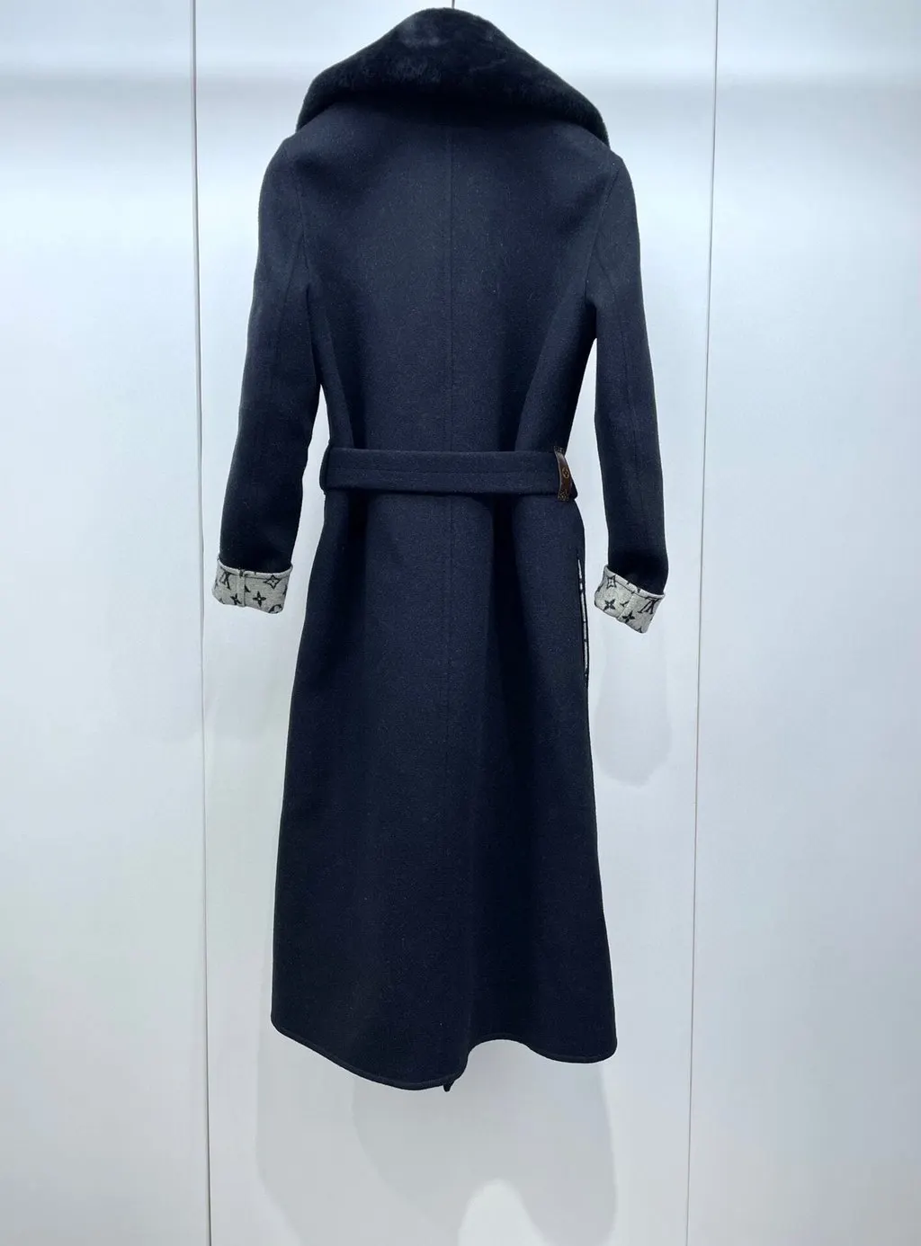 Louis Vuitton Black Wool Coat Black Wool Never worn, with tag - Back View