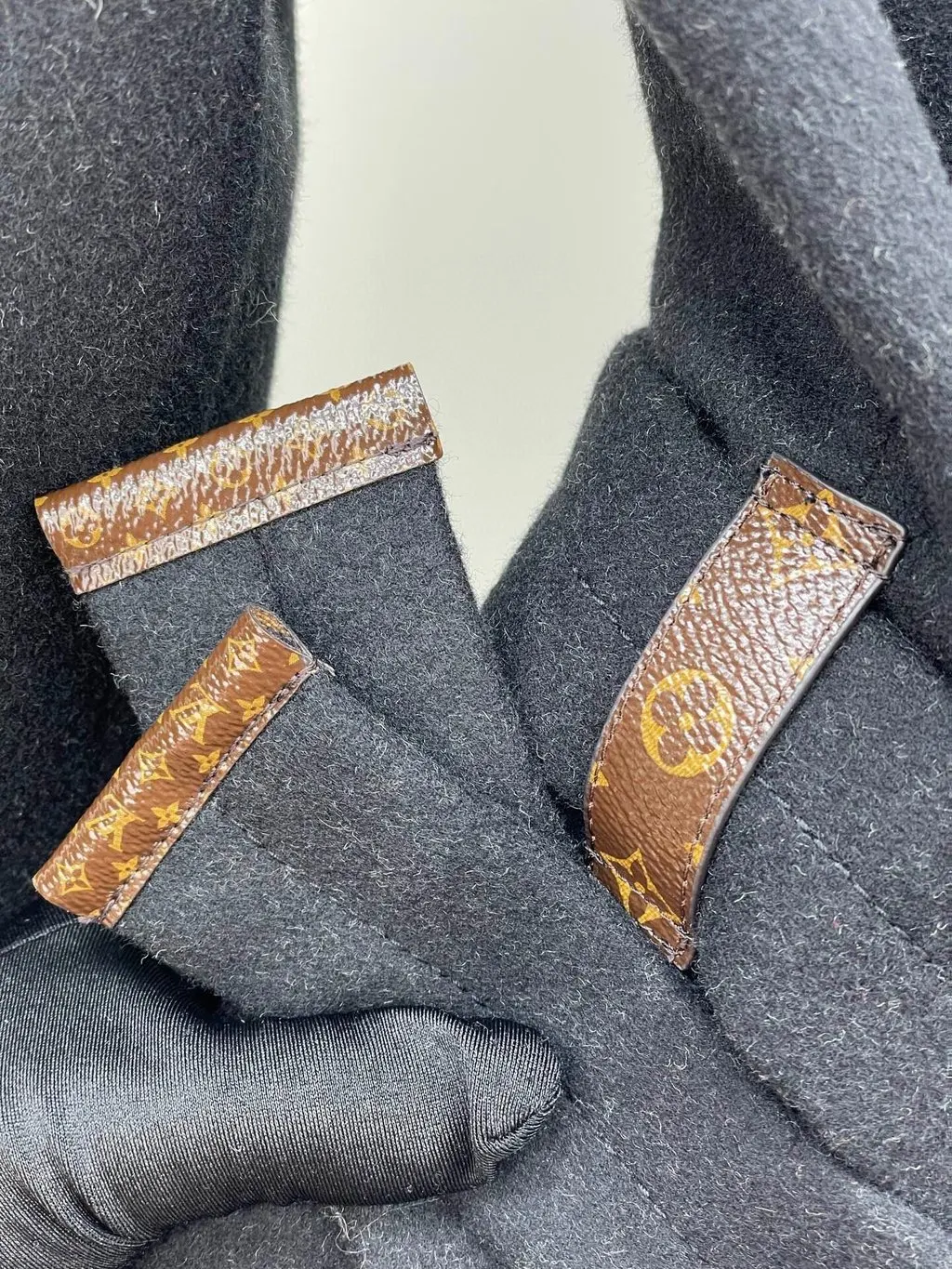 Louis Vuitton Black Wool Coat Black Wool Never worn, with tag - Inside View