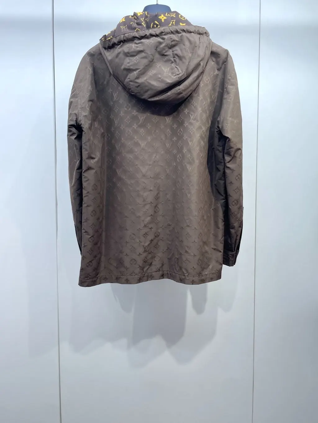 Louis Vuitton Brown Cotton Jacket Brown Cotton Never worn, with tag - Model View