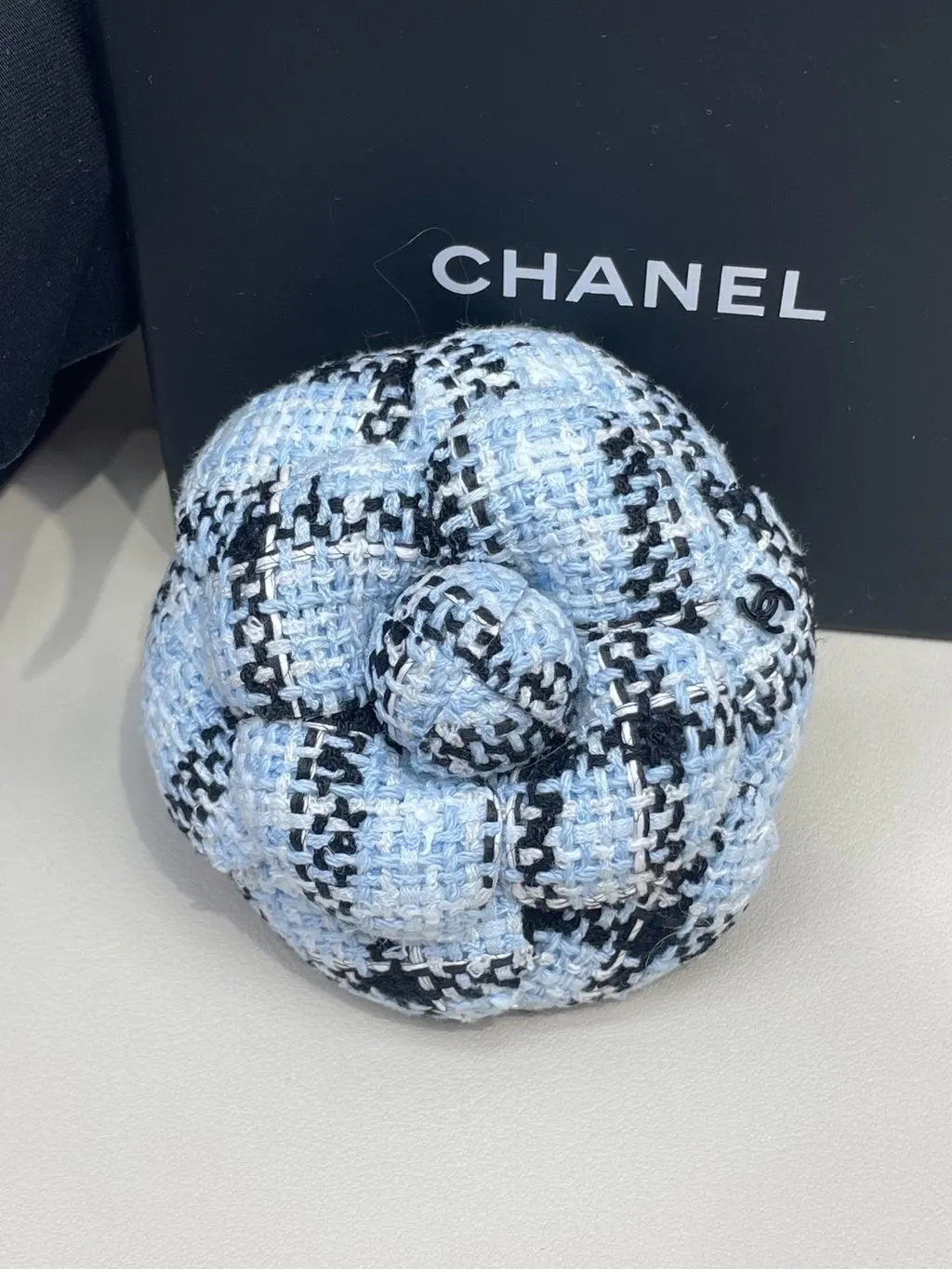 Chanel Blue Fabric Brooch Blue Never worn - Inside View