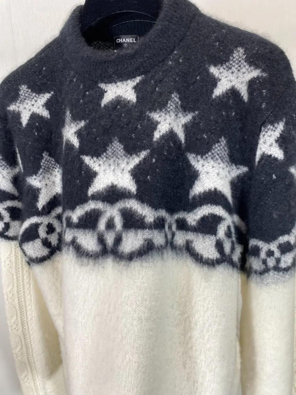 Chanel Cashmere Knitwear MultiColor Cashmere Very good - Box View