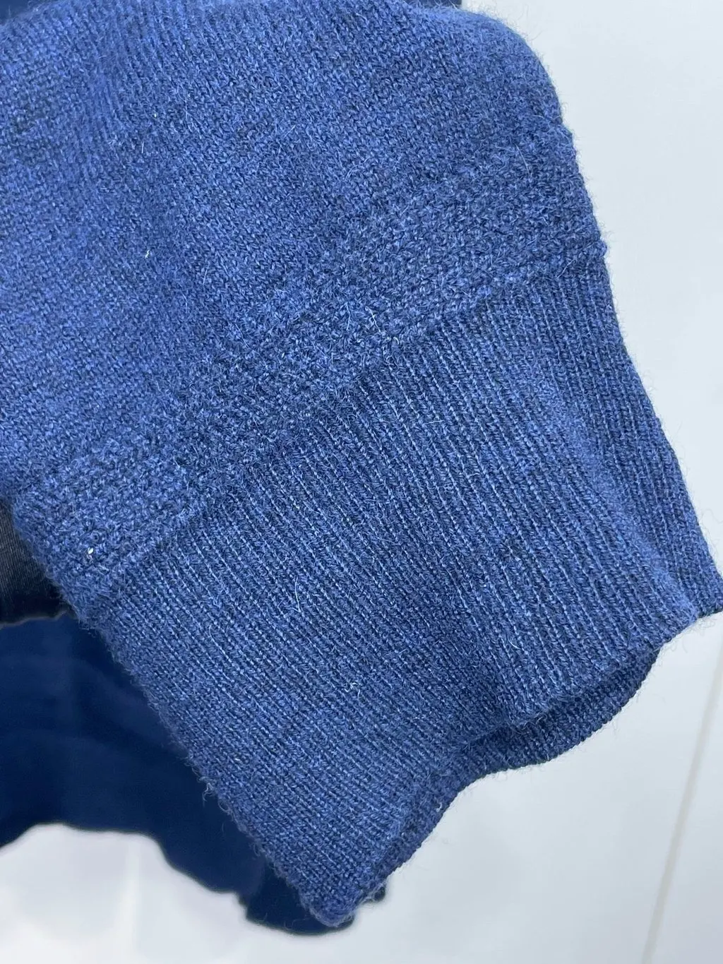 Louis Vuitton Navy Cashmere Knitwear Navy Cashmere Very good - Model View