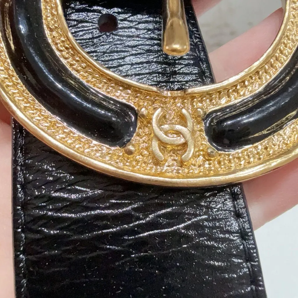 Chanel Black Leather Belt Black Leather Very good - Model View