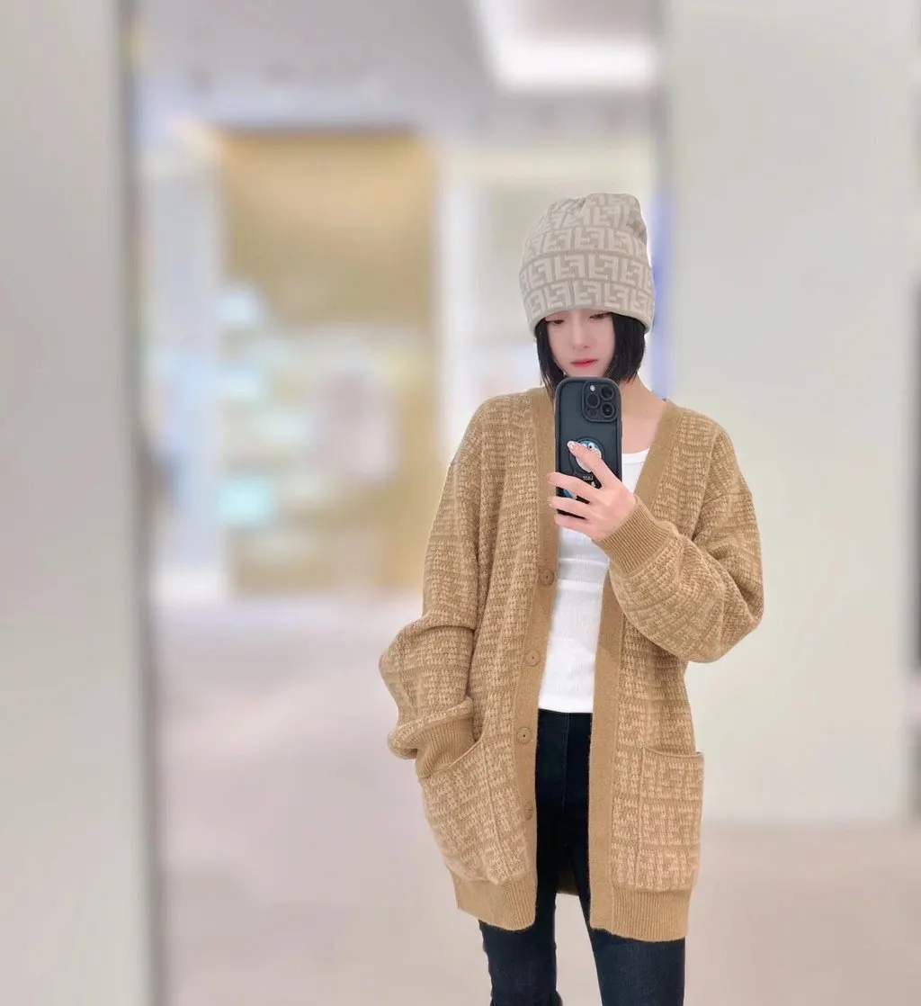 Fendi Camel Cashmere Knitwear Camel Cashmere Never worn - Box View