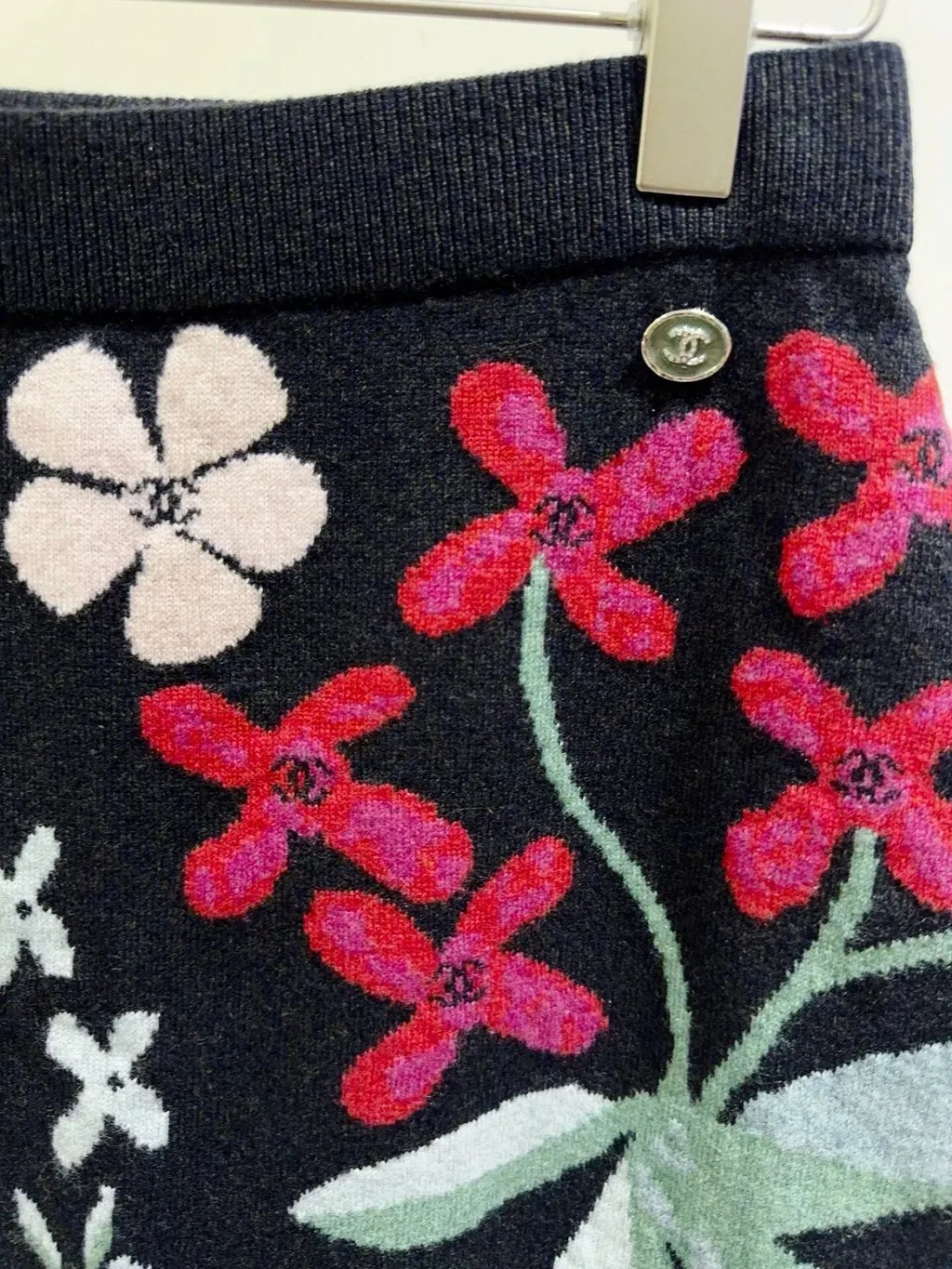 Chanel Tweed Skirt MultiColor Tweed Never worn, with tag - Back View