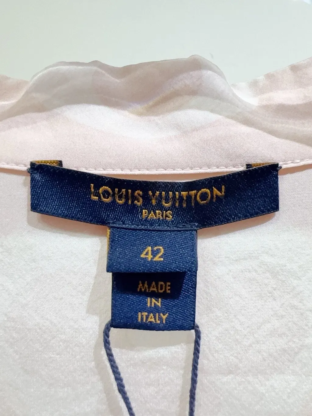Louis Vuitton Pink Silk Top Pink Silk Never worn, with tag - Back View