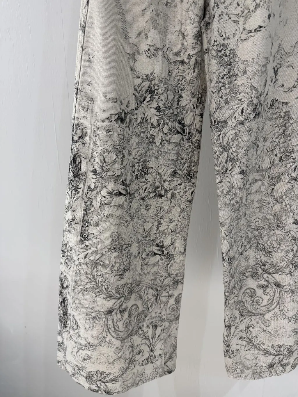 Dior Ecru Cotton Trousers Ecru Cotton Very good - Box View