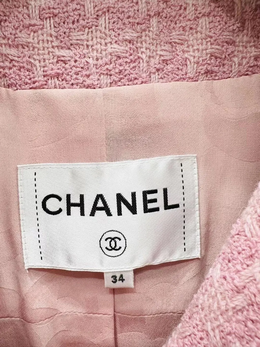 Chanel Pink Wool Coat Pink Wool Never worn - Back View