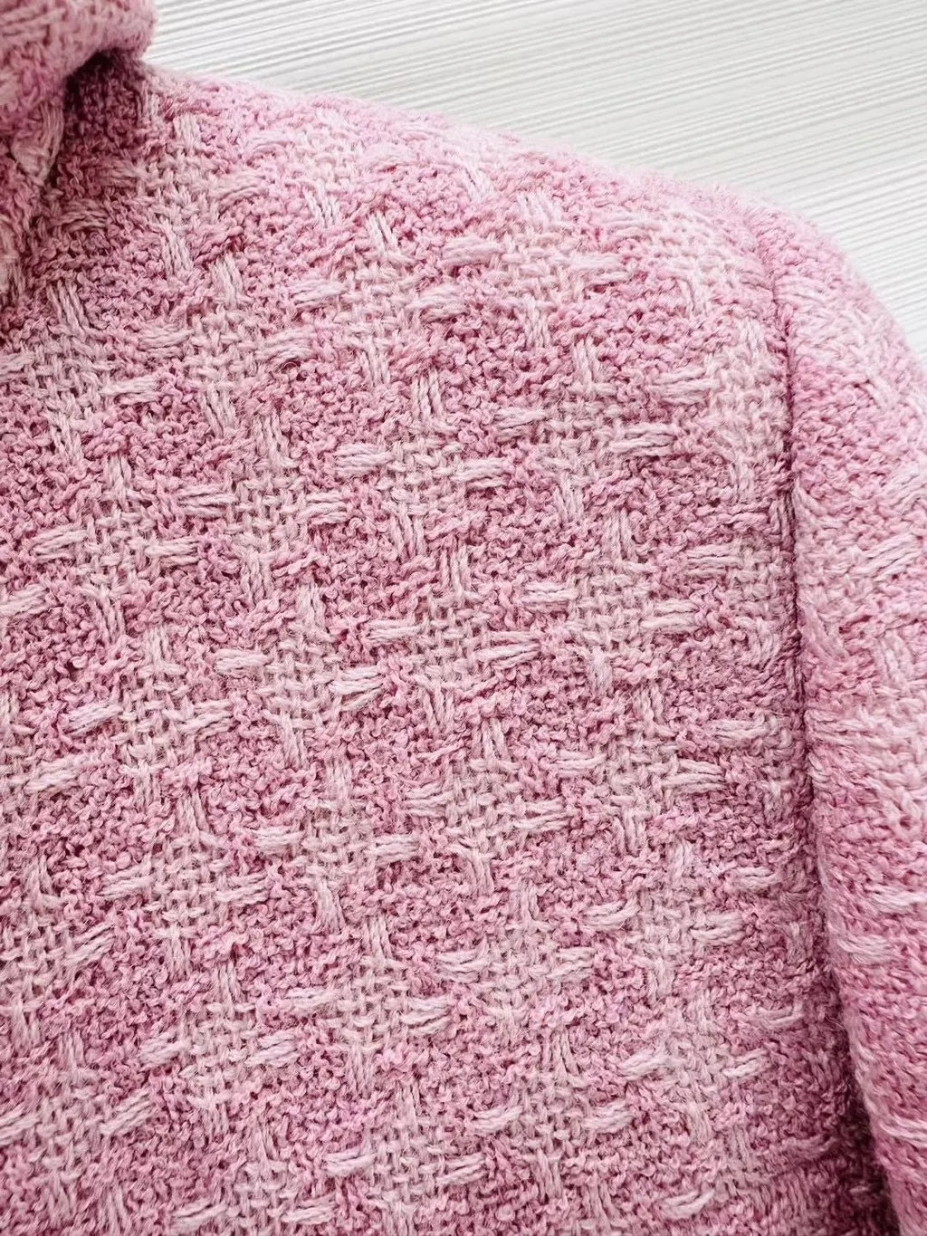 Chanel Pink Wool Coat Pink Wool Never worn - Inside View