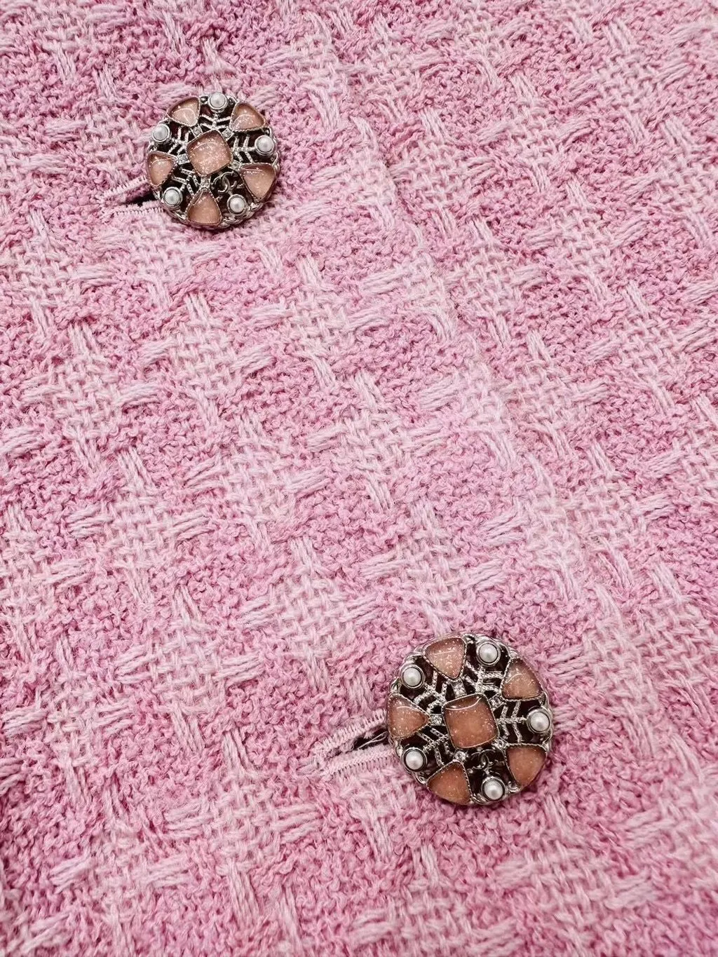 Chanel Pink Wool Coat Pink Wool Never worn - Model View
