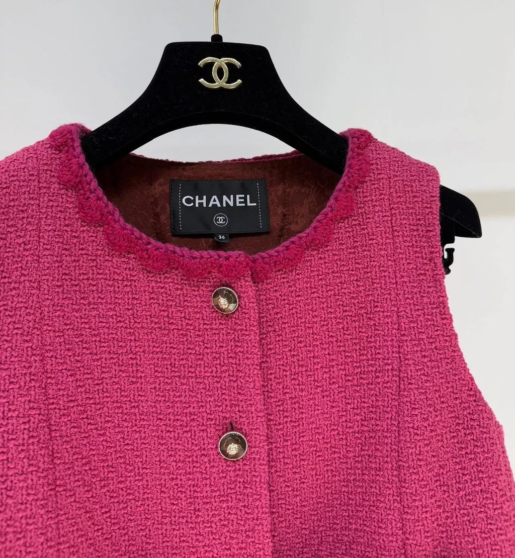 Chanel Purple Tweed Top Purple Tweed Never worn - Back View