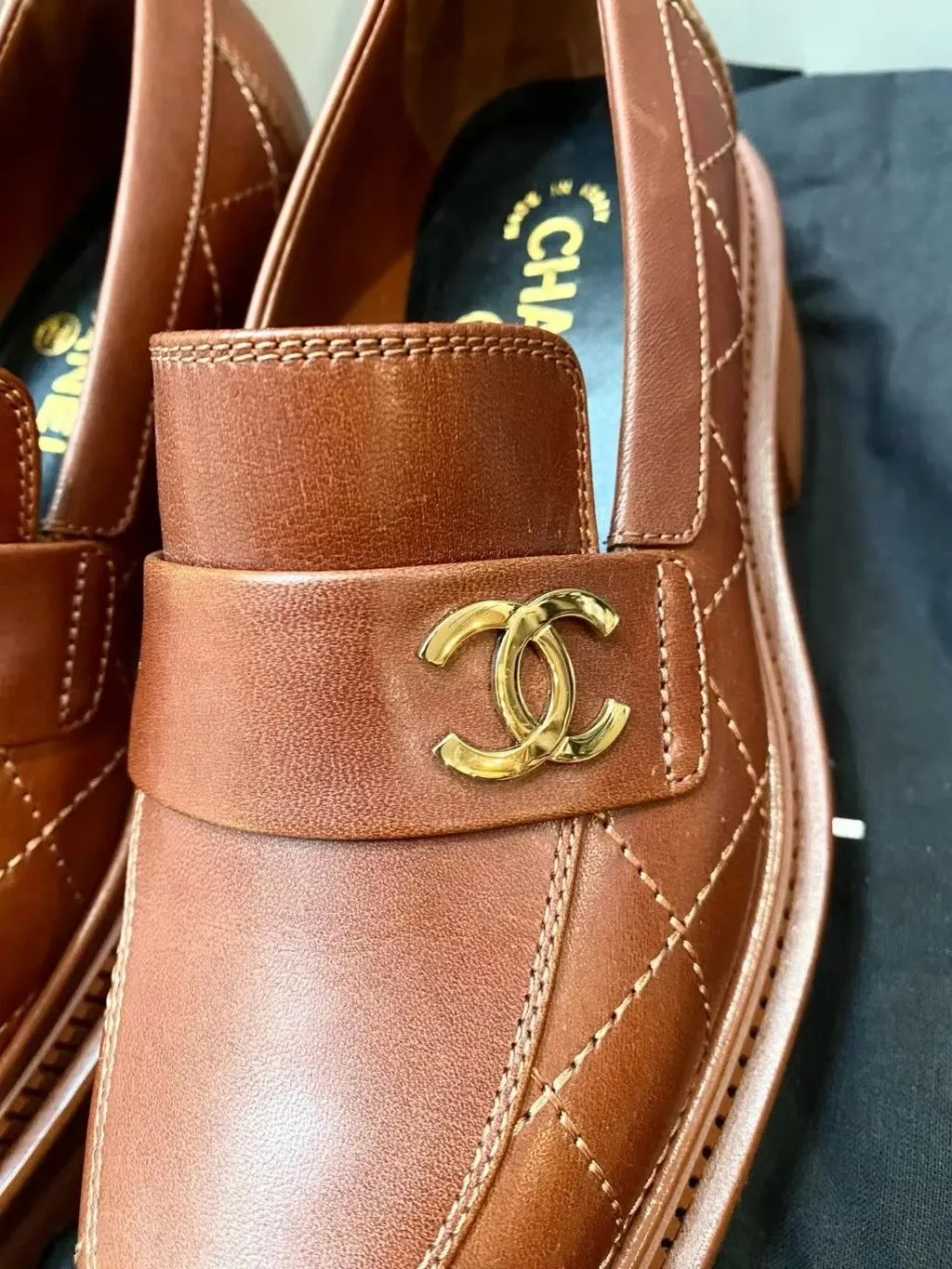 Chanel Brown Leather Flat Shoes Brown Leather Never worn - Inside View