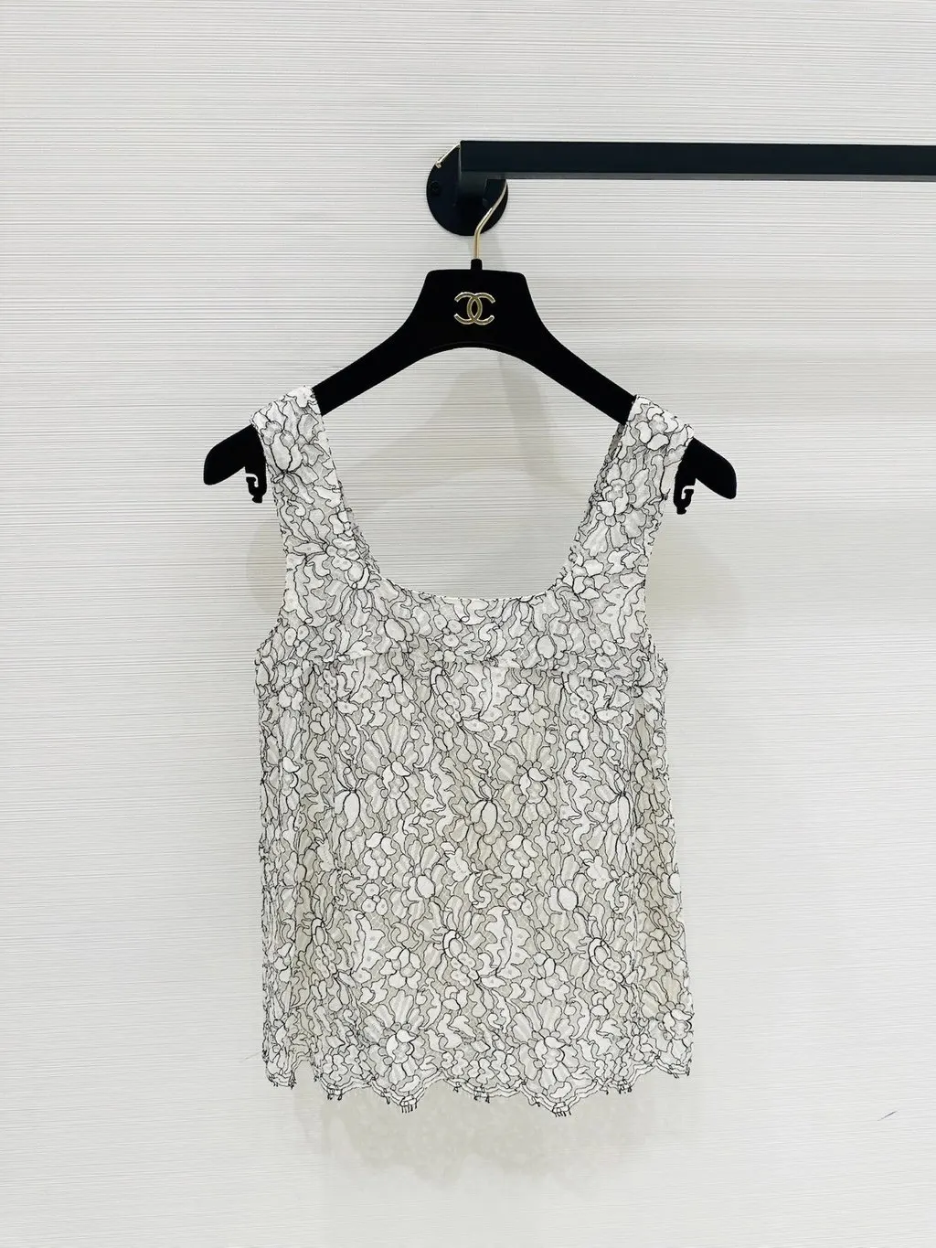 Chanel Lace Top MultiColor Lace Very good - Back View