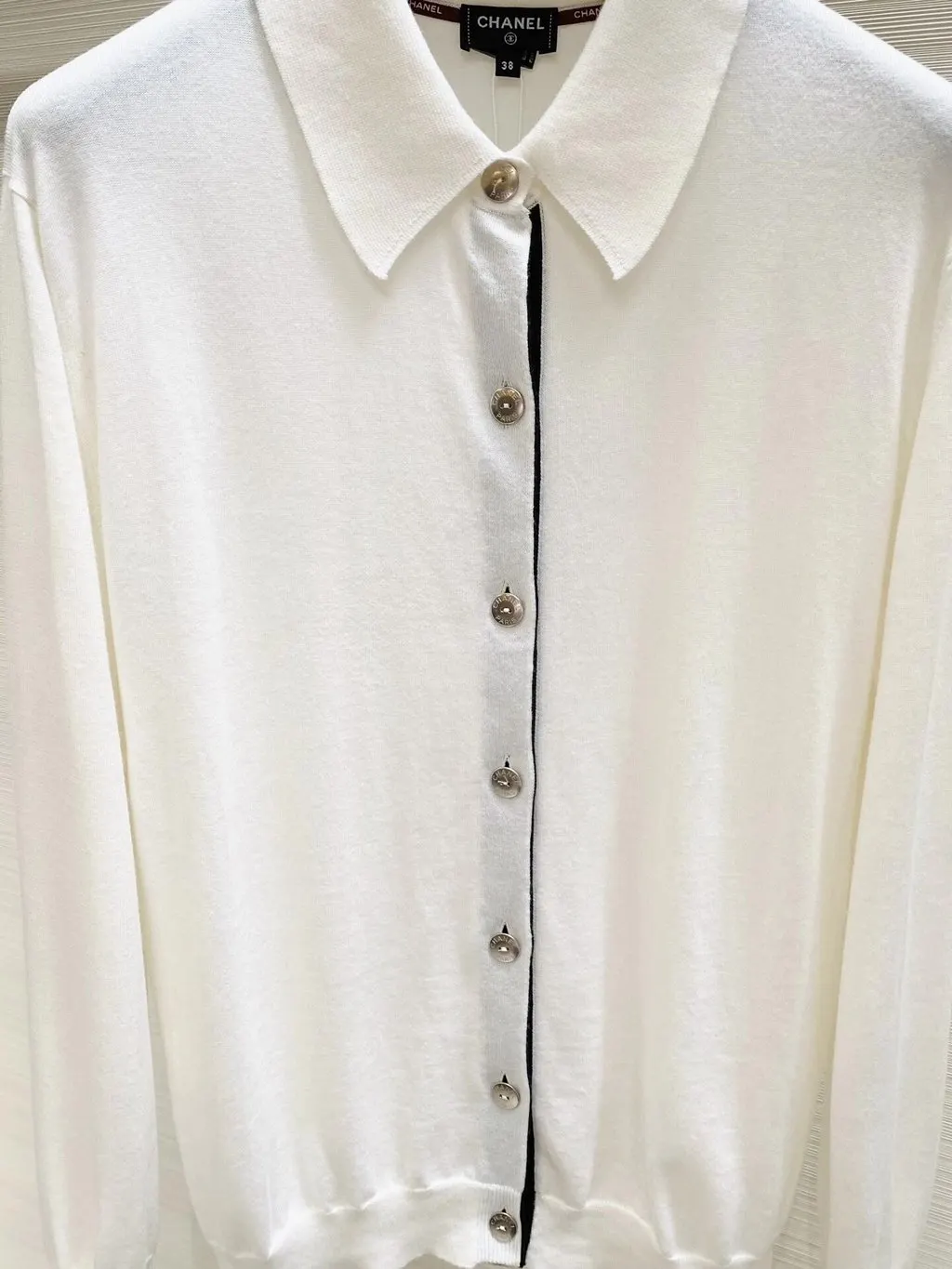 Chanel Cashmere Knitwear MultiColor Cashmere Very good - Model View