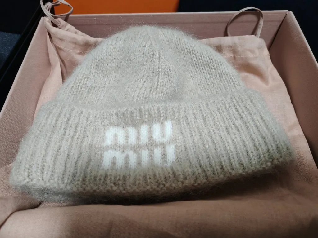 Miu Miu Ecru Wool Hat Ecru Wool Never worn - Back View