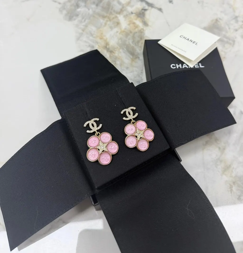 Chanel Pink Pearl Earrings Pink Pearl Never worn - Back View